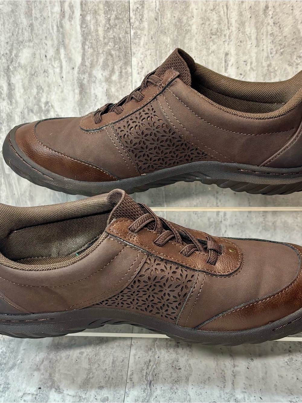 JBU Veronica Touchless Hands Free Comfort Brown Slip On Sneakers Sz 8W